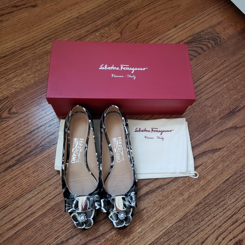 Ferragamo Short Heels Shoes - sz 6.5 (36.5)